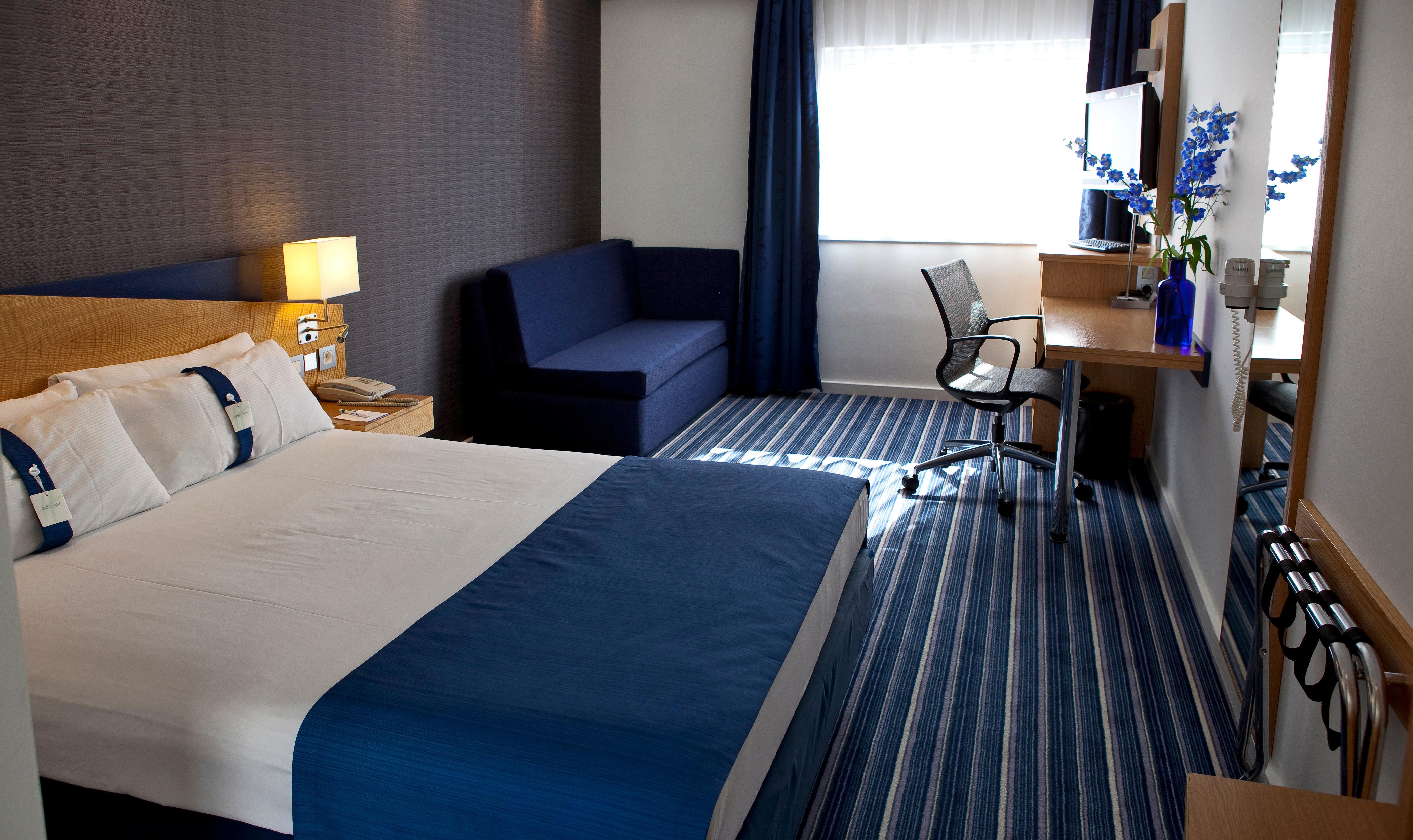 Holiday Inn Express Mechelen City Centre By Ihg Zewnętrze zdjęcie