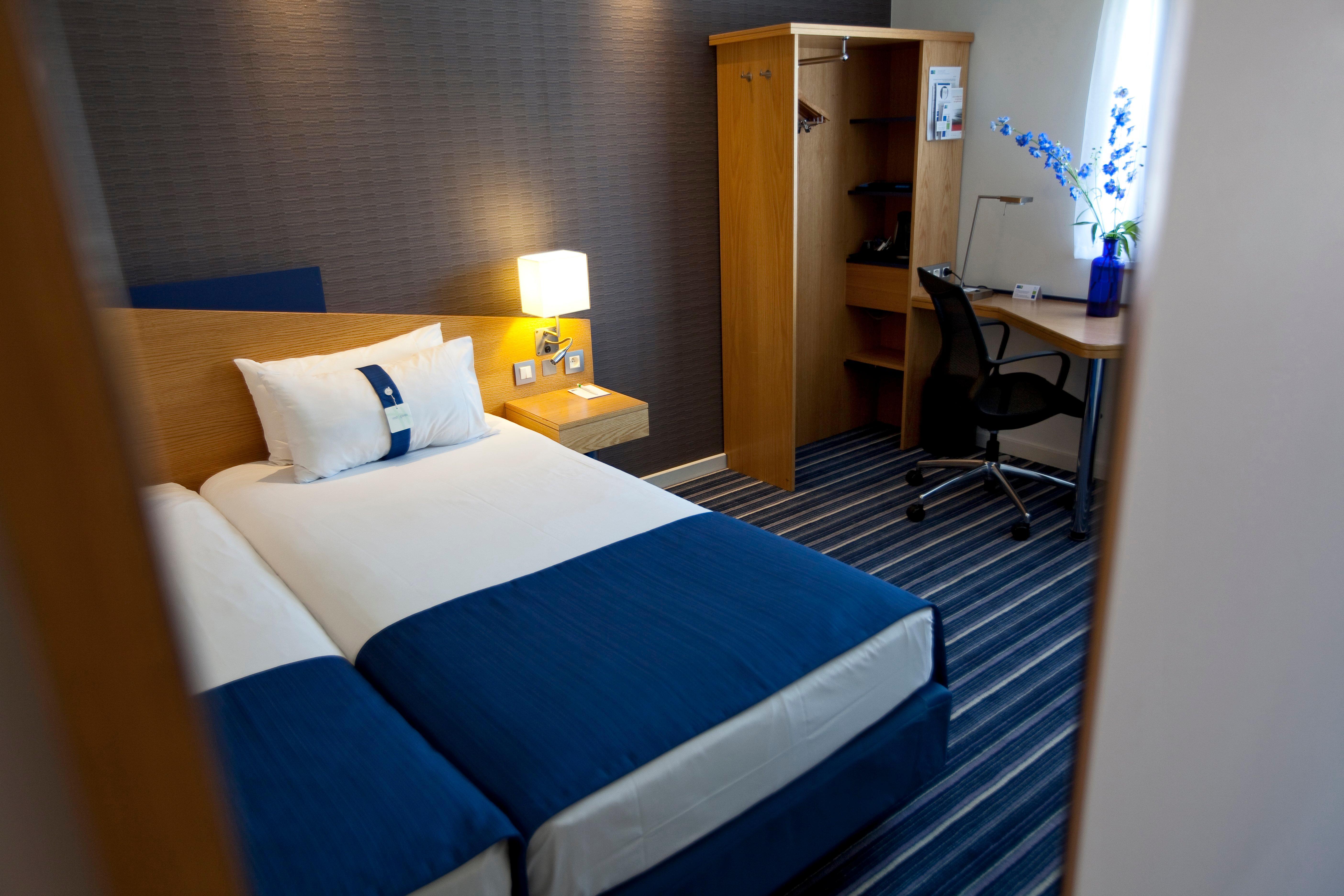Holiday Inn Express Mechelen City Centre By Ihg Zewnętrze zdjęcie